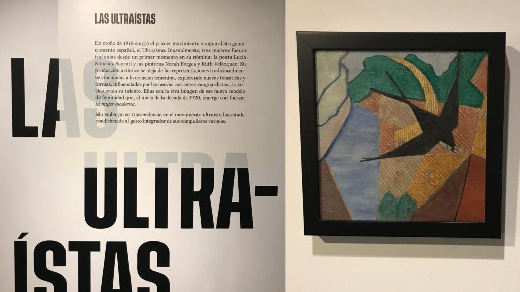 Texto en una pared de la exposición y cuadro 'Otoño: La Golondrina', de Ruth Velázquez, ca. 1920.