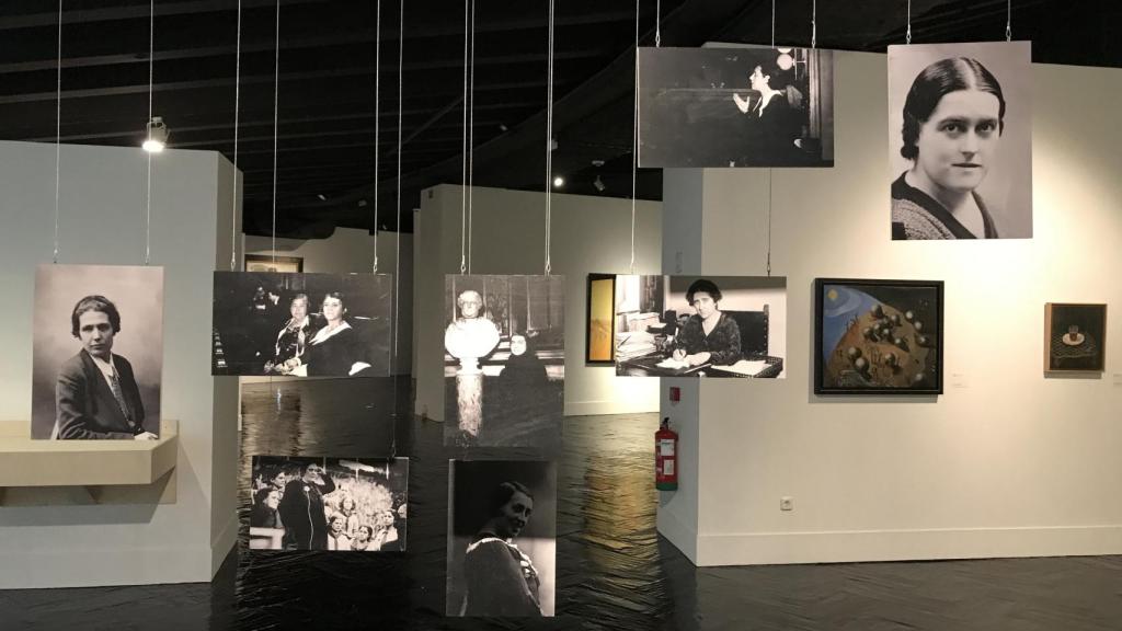 Una de las salas de la exposición sobre 'Las Sinsombrero' en el Centro Fernán Gómez de Madrid.