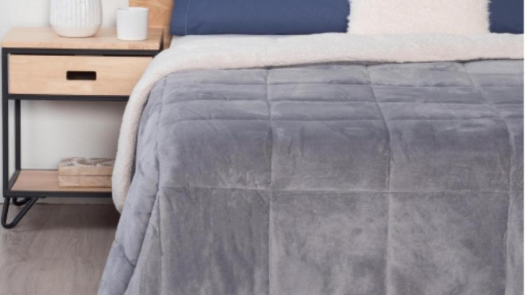 Edredón reversible.