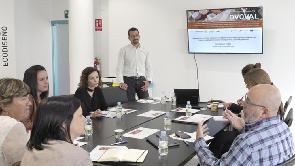 Un momento del encuentre entre entidades.