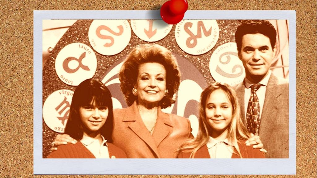 Carmen Sevilla y Agustín Bravo junto a Lara de Miguel e Irene Blasco en un montaje de EL ESPAÑOL.