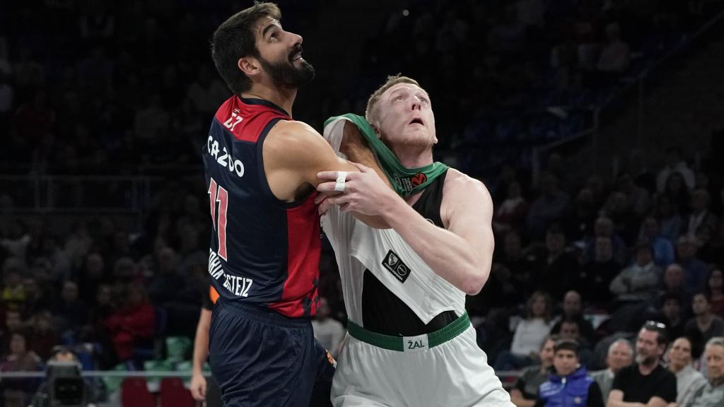 Dani Díez y Rolands Smits, en el Baskonia - Zalgiris de la Euroliga 2022/2023