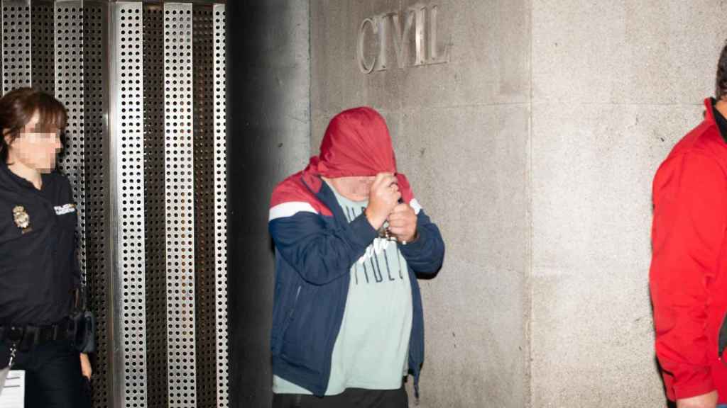 Uno de los detenidos a su llegada al Juzgado de Instrucción número 1 de Vilagarcía de Arousa (Pontevedra).