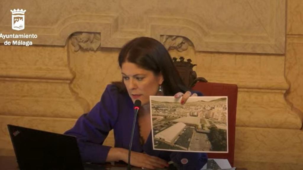 Noelia Losada, durante el Pleno del Ayuntamiento de Málaga de este jueves.