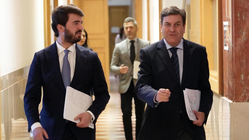 El vicepresidente de la Junta de Castilla y León, Juan García-Gallardo, y el consejero portavoz, Carlos Fernández Carriedo