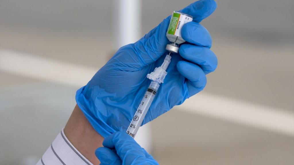 Una vacuna contra la gripe estacional.