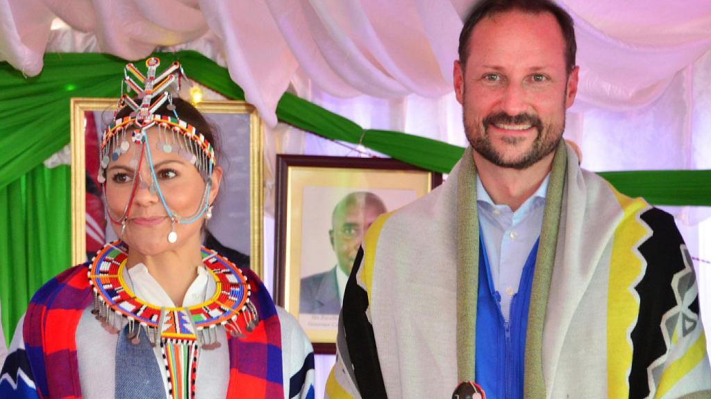 Victoria de Suecia y Haakon de Noruega en Kenia.