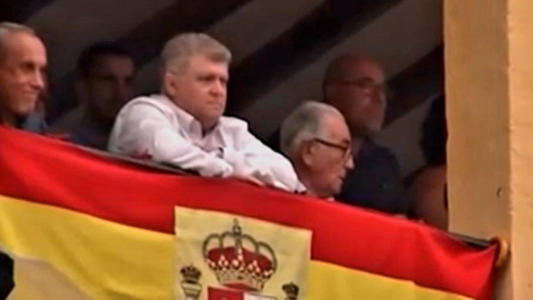 El secretario general del PSOE en Murcia y delegado del Gobierno, José Vélez, en la Plaza de Toros de La Caverina, en su etapa como alcalde de Calasparra.