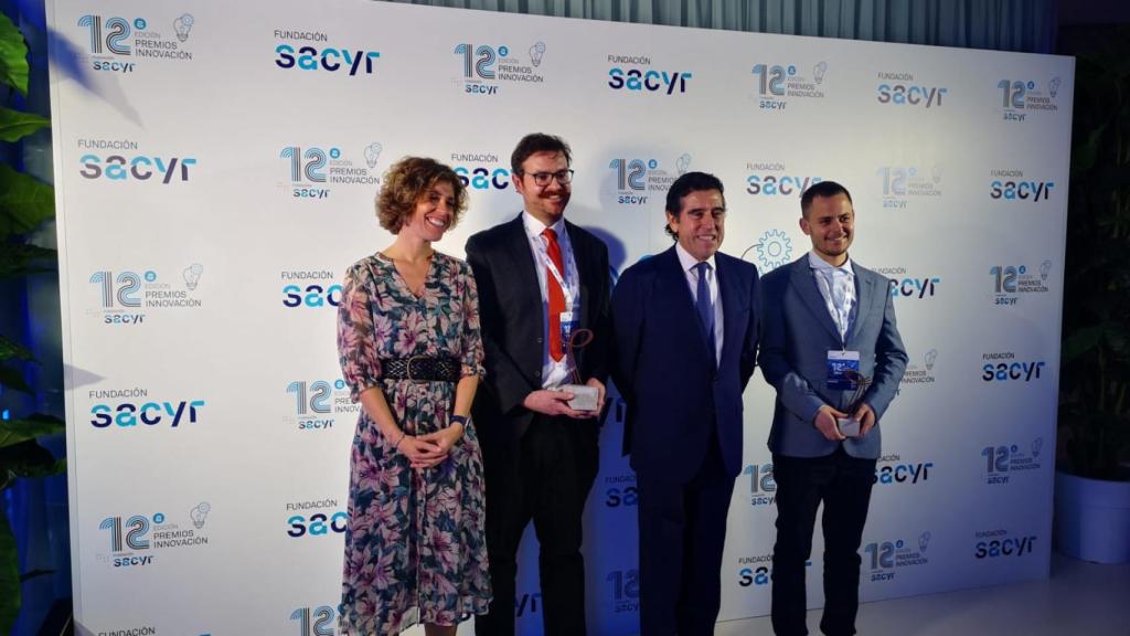 De izquierda a derecha: Marta Gil, directora general de Estrategia, Innovación y Sostenibilidad, Samuel Chapman, Cofundador y director de KenoteQ;  Manuel Manrique, presidente y Consejero Delegado de Sacyr; y Aharon Brauner, CEO de ITC.