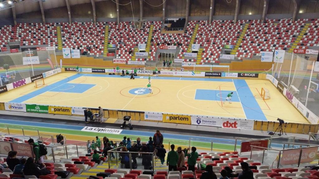 El Palacio de los Deportes de A Coruña antes del inicio del partido del Liceo contra el Barcelona.