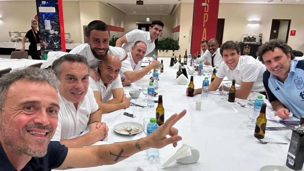 Luis Enrique celebra la victoria de España con Estrella Galicia.