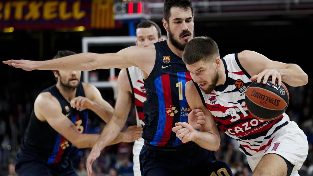 Un lance del partido entre el Barcelona y el Baskonia.