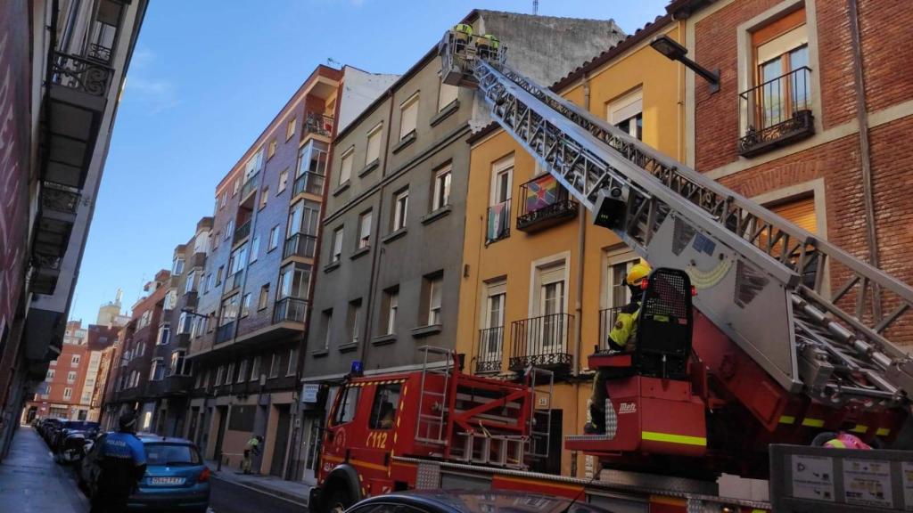 Actuación en la calle Niña Guapa