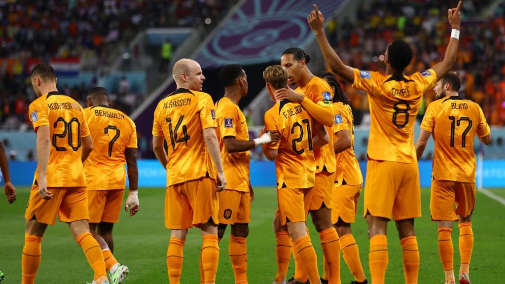 Gakpo celebra su gol ante Ecuador