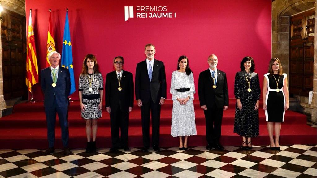 Felipe VI ensalza a Grisolía como el valenciano universal en la entrega de los Premios Rei Jaume I
