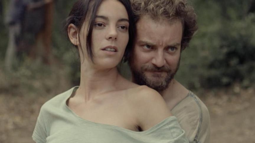 Vicky Luengo y Pol López en 'Suro'