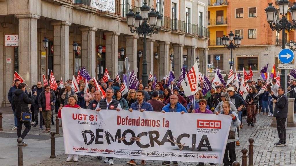 Manifestación de CCOO y UGT en defensa de la democracia