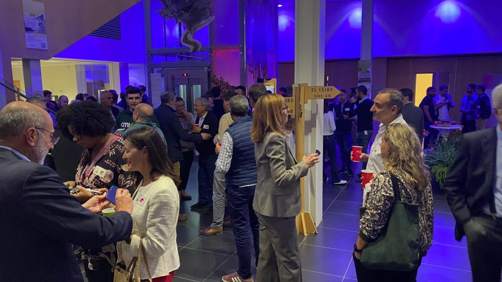 Networking en el evento de presentación de la Factoría de Innovación.