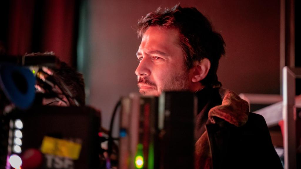 Santiago Mitre, en un momento del rodaje de 'Pequeña flor'