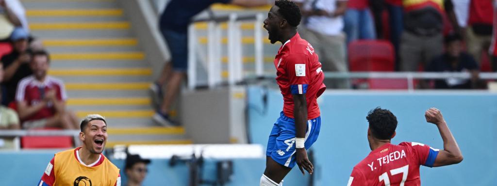 Keysher Fuller, celebrando su gol para Costa Rica ante Japón en el Mundial de Qatar 2022