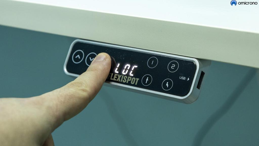 Mando de control del E8.