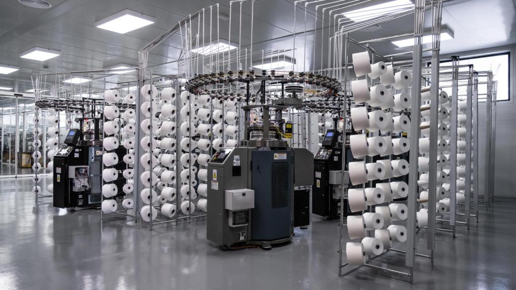 Los hilos, listos para ser utilizados en los tejidos.