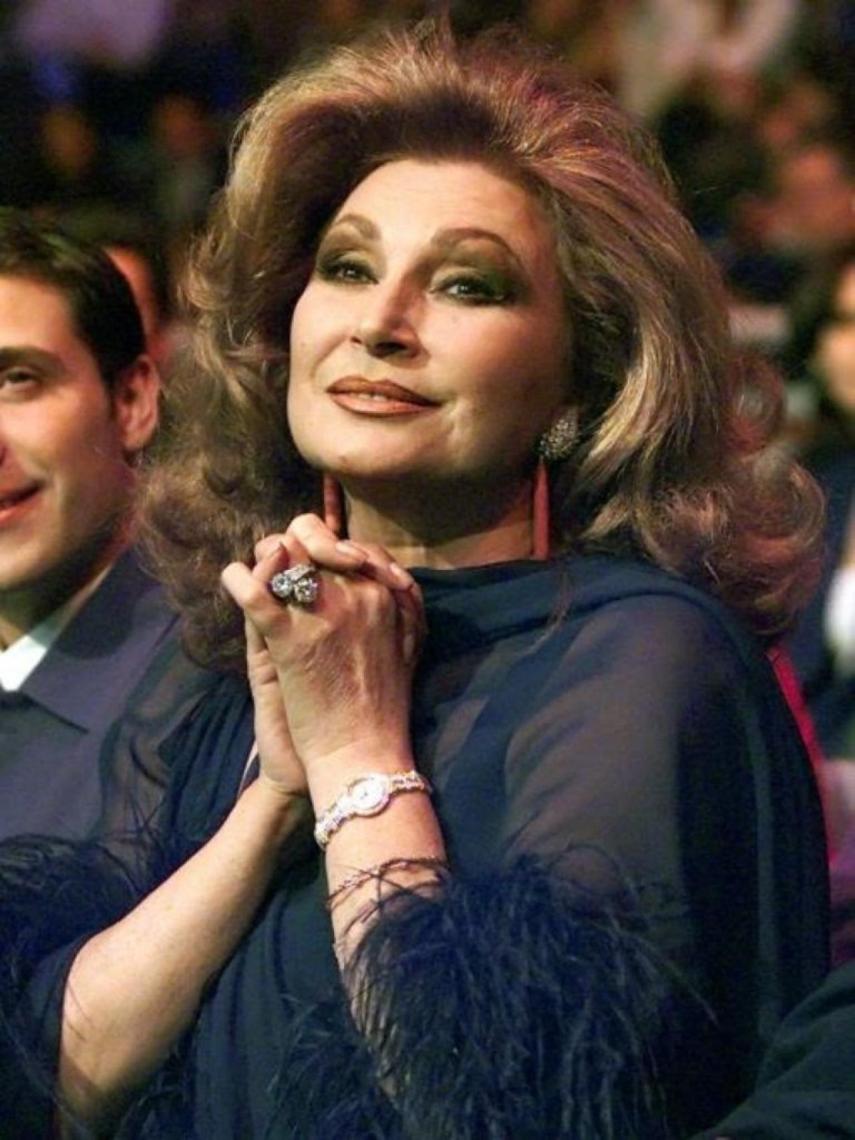 Rocío Jurado con reloj de brillantes.