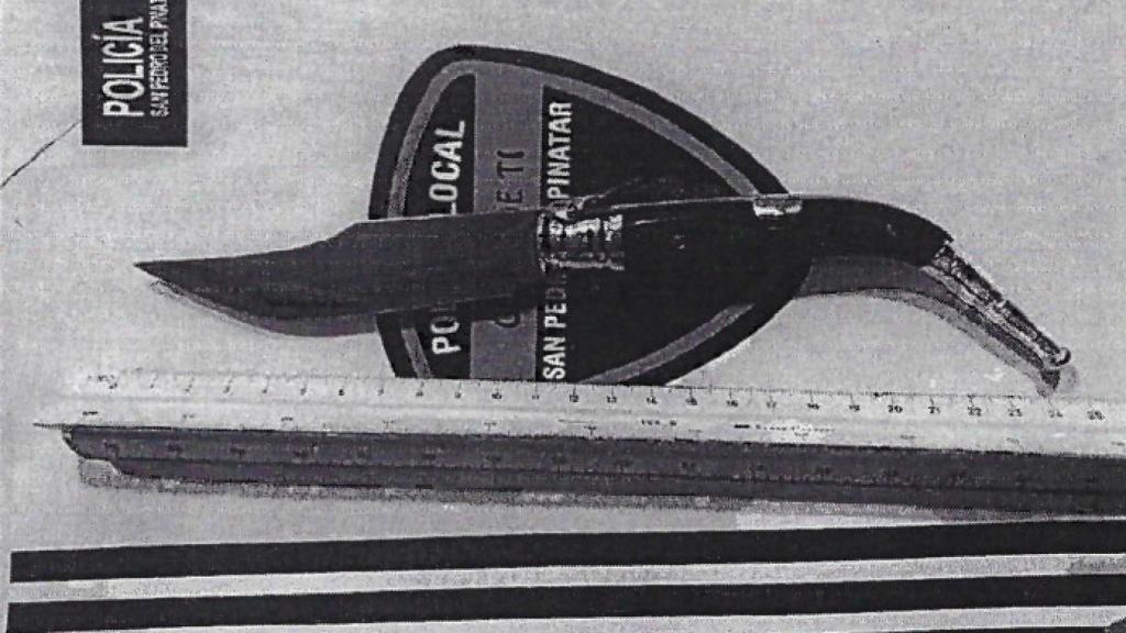 La navaja intervenida por la Policía Local de San Pedro del Pinatar tras el apuñalamiento.