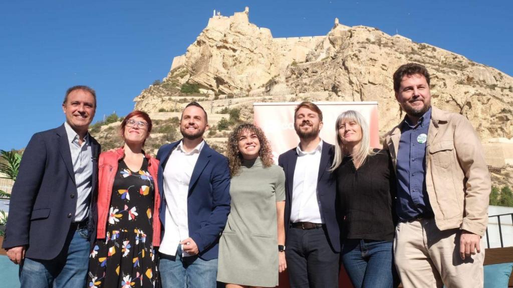 Presentación de la candidatura de Rafa Mas con el castillo al fondo, este lunes.