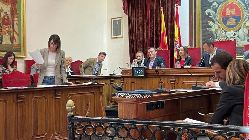La edil Patricia Maciá, durante su intervención en el pleno de este lunes.