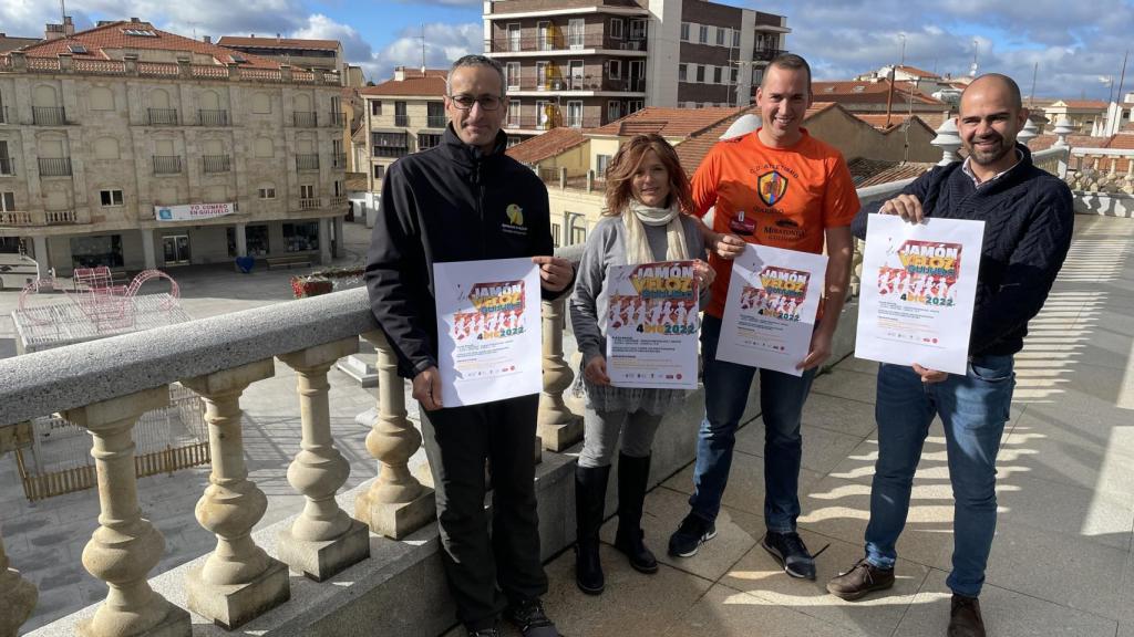 El concejal de Deportes, Carlos Arasa, presenta la X Jamón Veloz