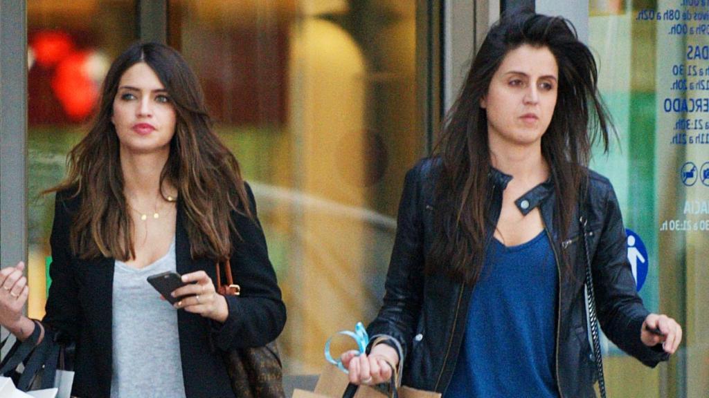 Sara Carbonero junto a su hermana, Irene, en una imagen de archivo.