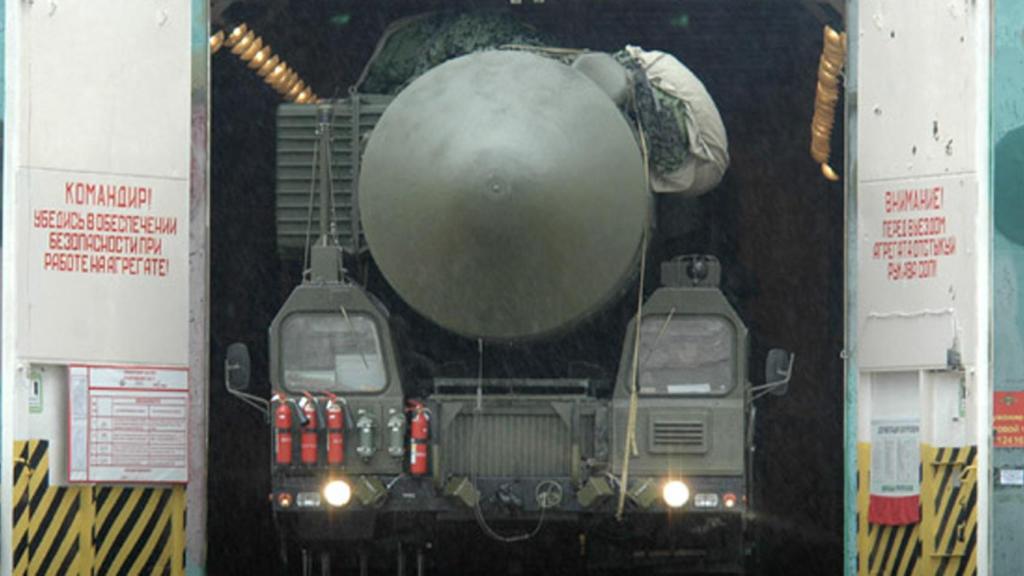 Misil a punto de ser probado.