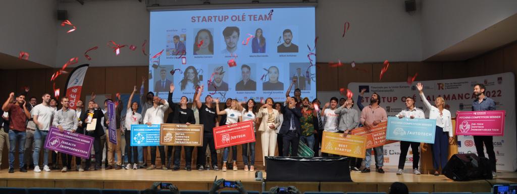 Foto de familia de una de las ediciones de CYLHUB del año pasado