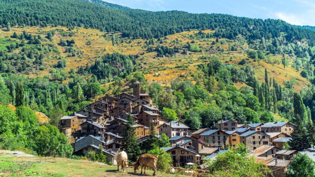 El pueblo español al que no puedes llegar desde España