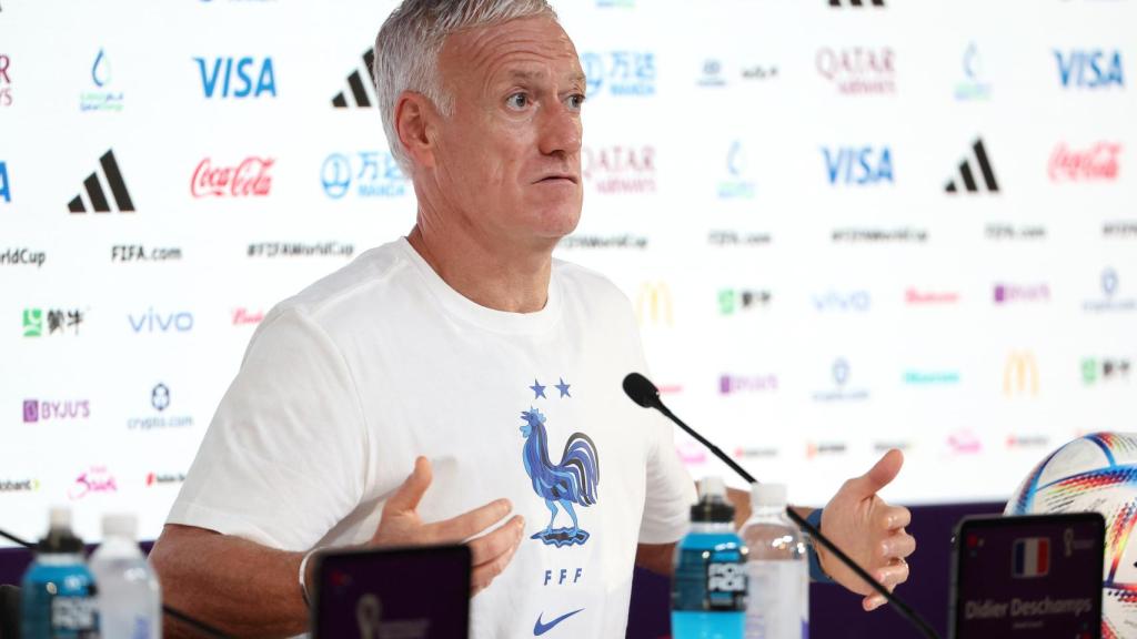 Didier Deschamps durante una rueda de prensa con Francia