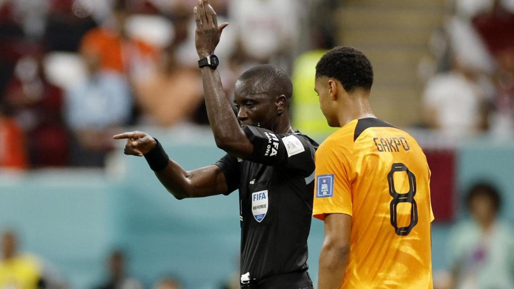 Momento del gol anulado.