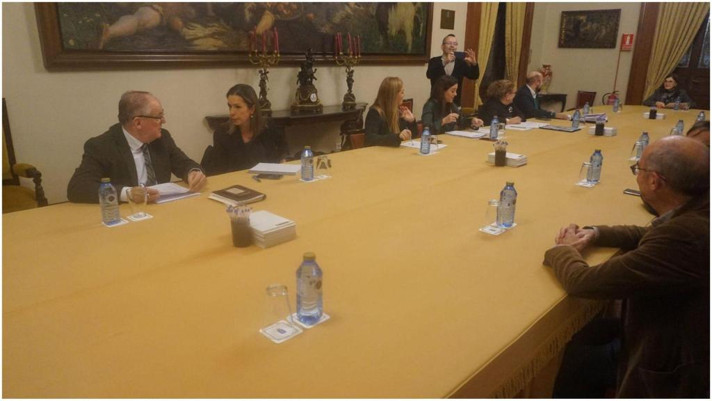 Indignación en el BNG y PP de A Coruña por una Xunta de Goberno Local a minutos del pleno