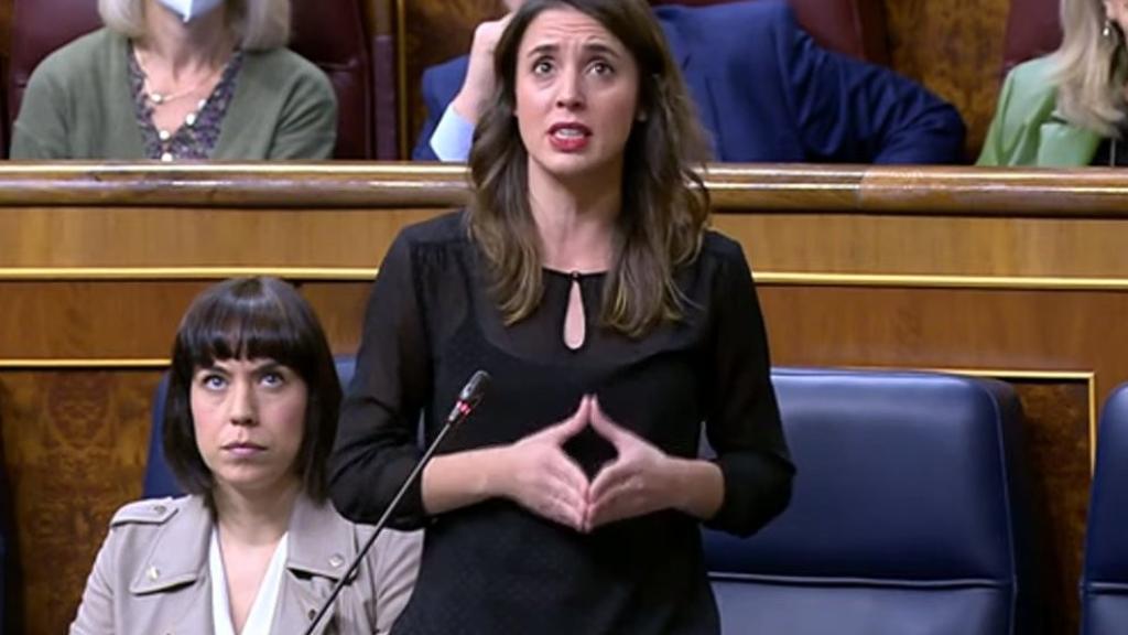 La ministra de Igualdad, Irene Montero, durante la sesión de control de este miércoles.