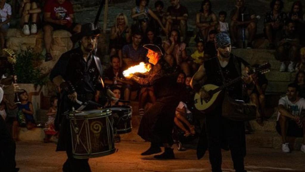 Una recreación histórica anterior en el castillo alicantino.
