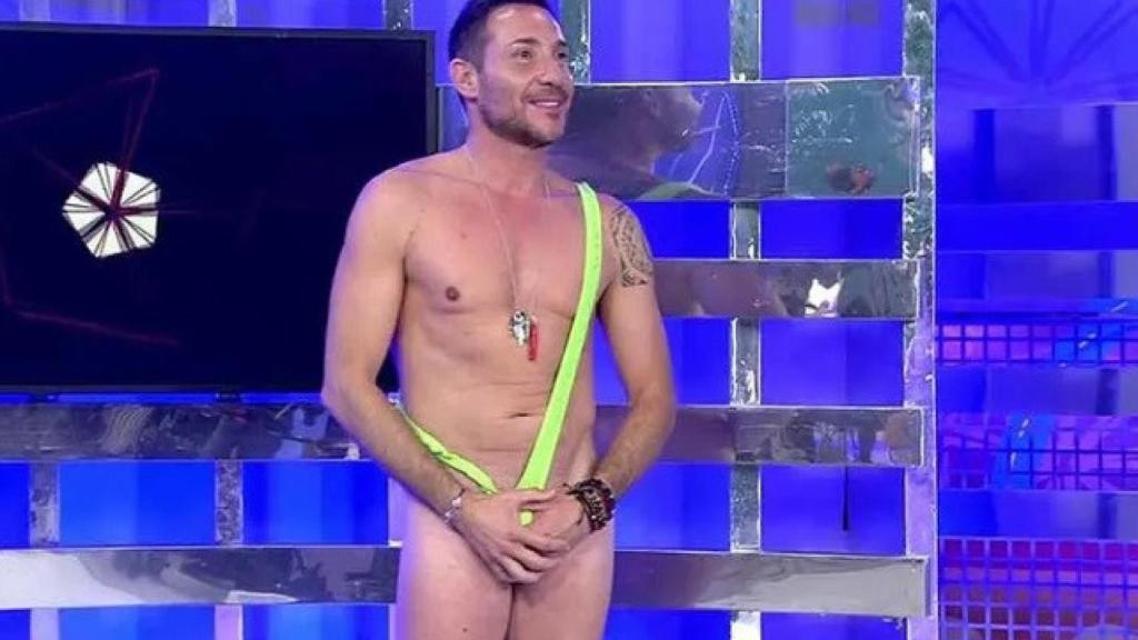 Antonio David Flores casi desnudo en Sálvame