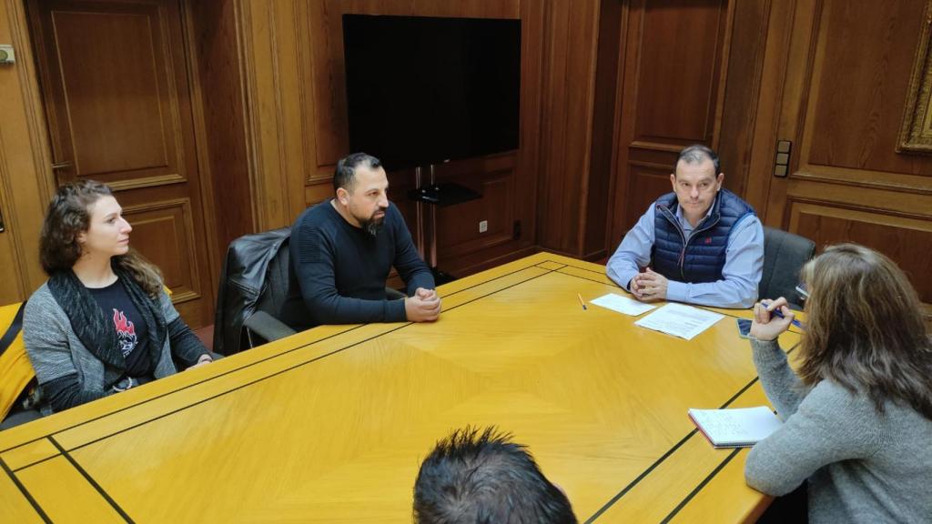 Francisco Requejo se reúne con La Culebra no se calla