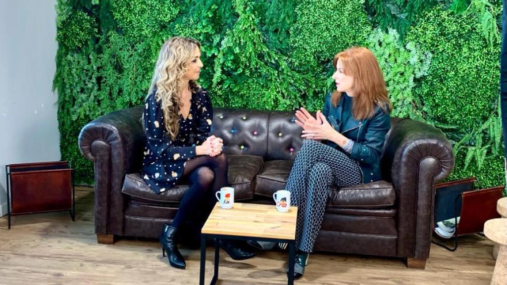 Patricia Benito y Gloria Lomana durante su entrevista.