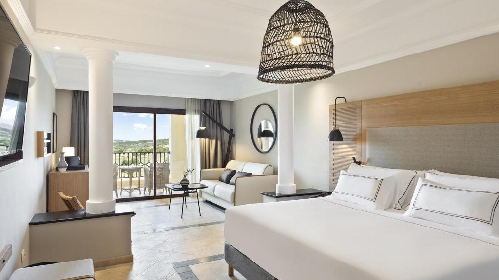 Una de las habitaciones en The Level at Meliá Villaitana.