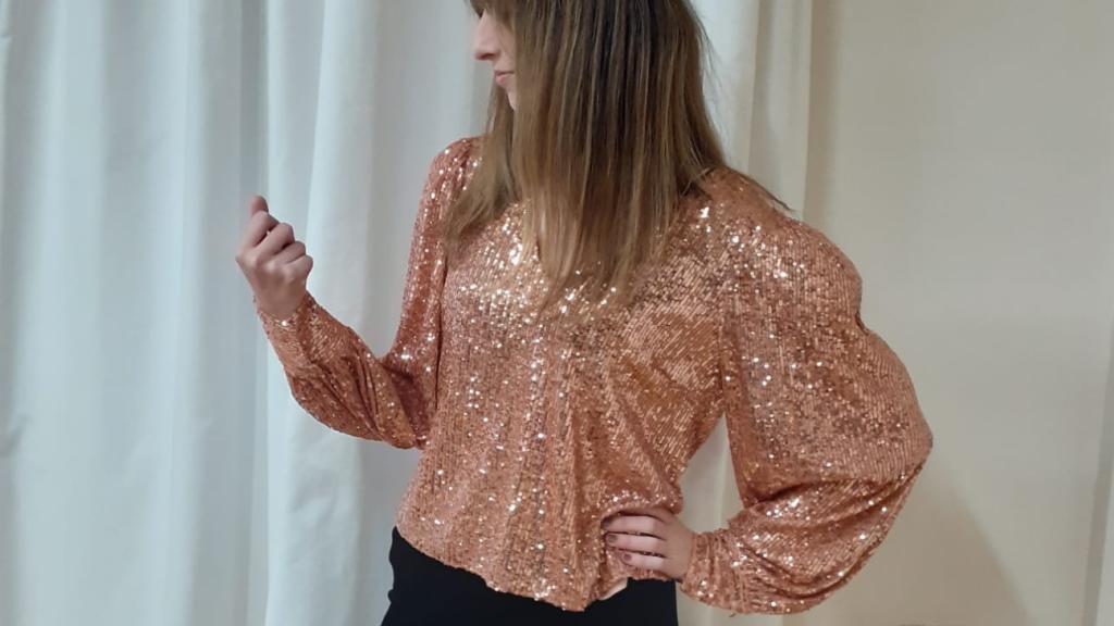 Paloma Garrido con la blusa de Pedro del Hierro y TPF by Tamara Falcó (talla S).