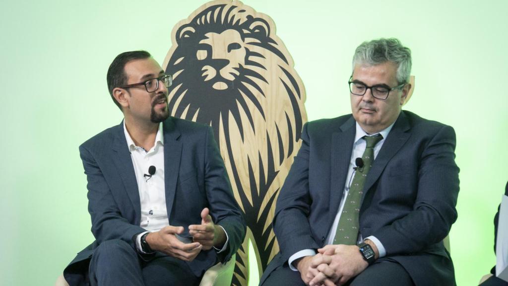 Iván Sánchez López (Sanitas) y Miguel Ángel Cañada (Incibe) en el evento 'Ciberseguridad en el sector sanitario' organizado por EL ESPAÑOL-Invertia junto a SHAM - grupo Relyens.