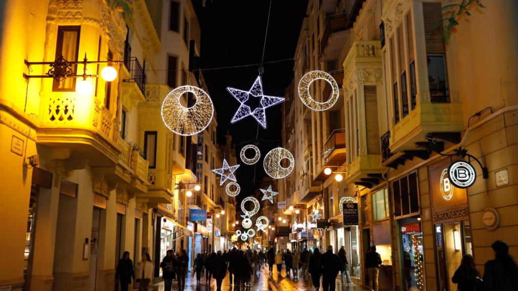 Una de las calles del centro de Elche.