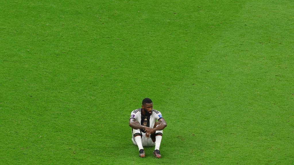 Rüdiger, triste ante la eliminación de Alemania en la fase de grupos.