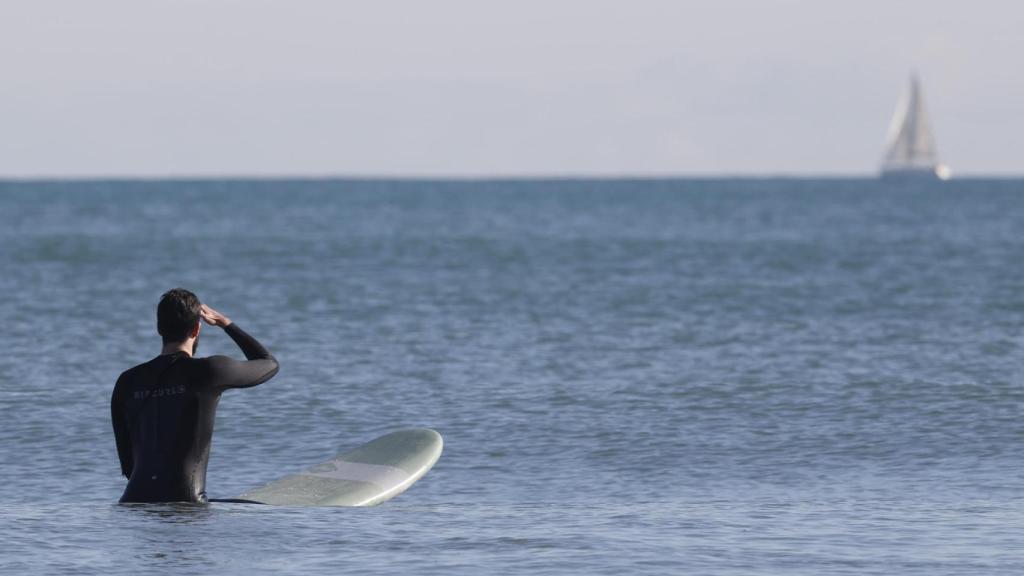El cielo de la Comunitat Valenciana permanecerá este martes poco nuboso o despejado.