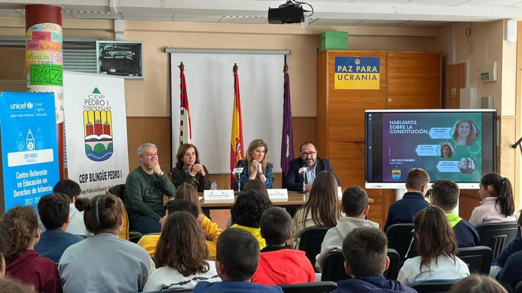 Los alumnos del CEIP Pedro I de Tordesillas conocen más a fondo la Constitución